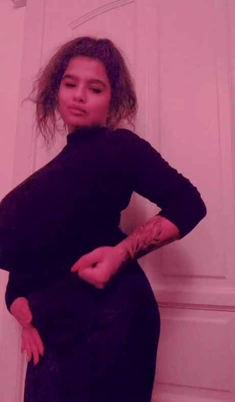 Melannia pornstar pretty img