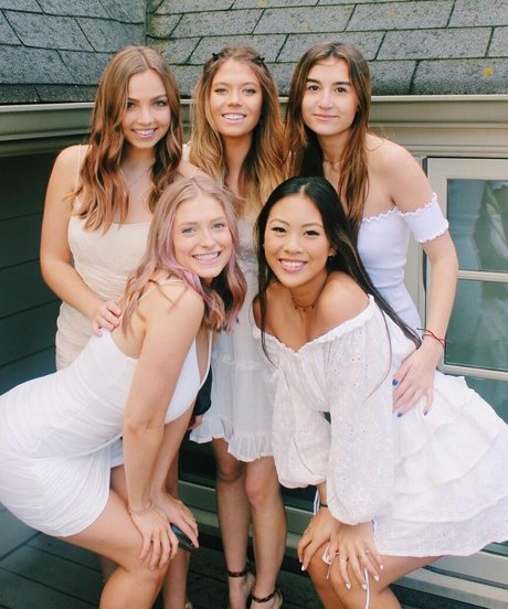 Ainsley Weaver hd actress picture