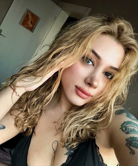 Gaye Nur Demir pretty star photos