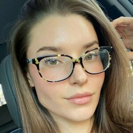 Call Her Mara pornstar hot photos