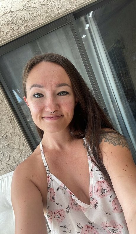 Xxxkhloekarter pornstar exclusive images