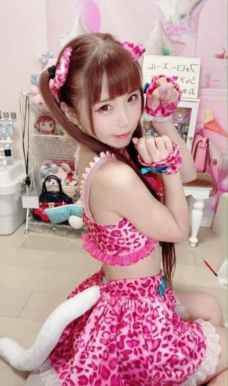 Kururun pornographic actress img