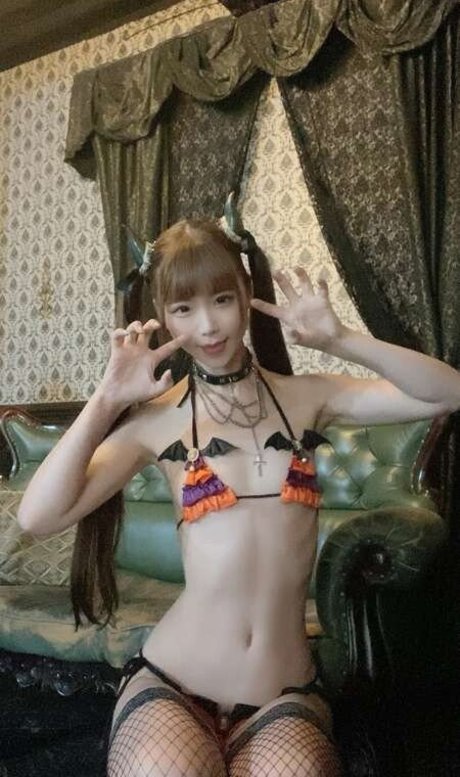 Kururun nudes star images