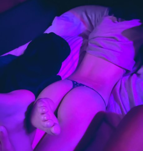 Elliemine pretty pornstar img