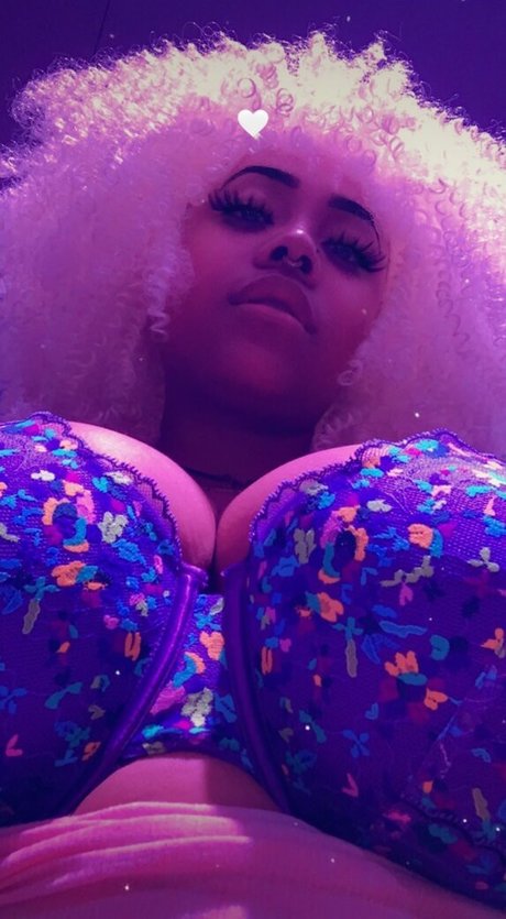 Queeen savage sexy star photos