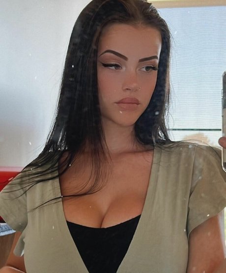 Grace Laura beautiful pornstar pictures