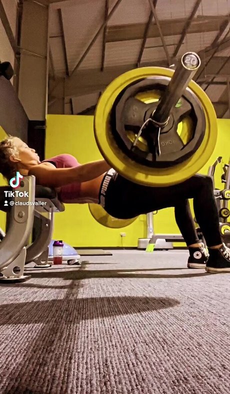 Claudia Valler star naked picture