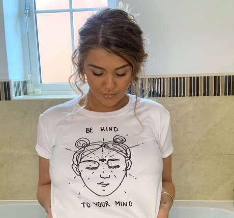 Claudia Valler model erotic image