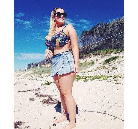 Tayla Cooper high quality actress image