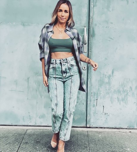 Annemarie Carpendale star erotic photos