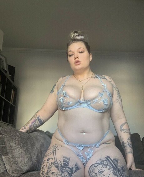 Rowdy Bands nudes model photos