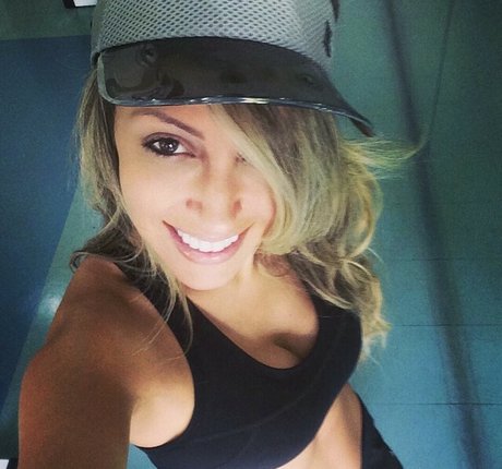 Roberta Carbonari Muzy pornstar pretty image