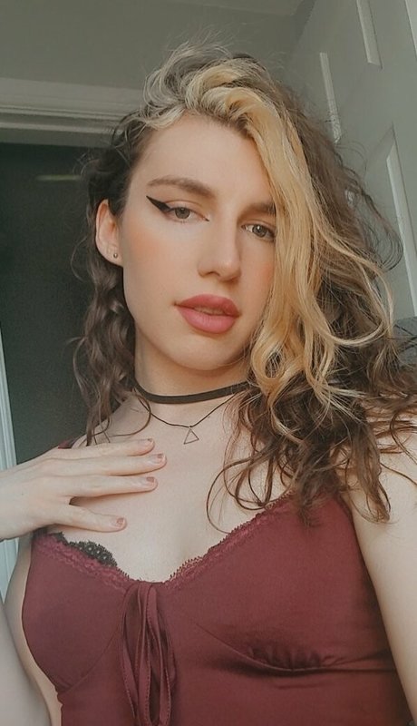 izzy winterz model xxx photo