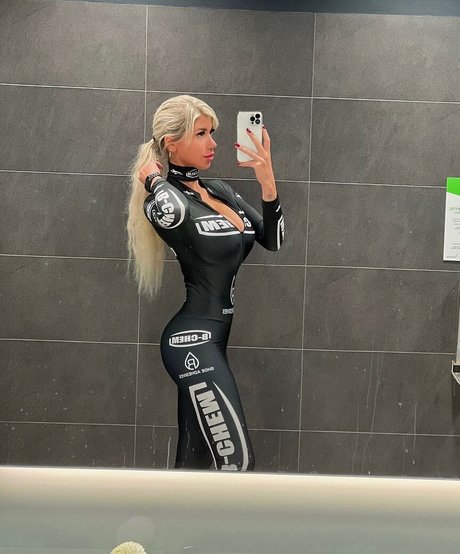 Elena Sottana porn actress pictures