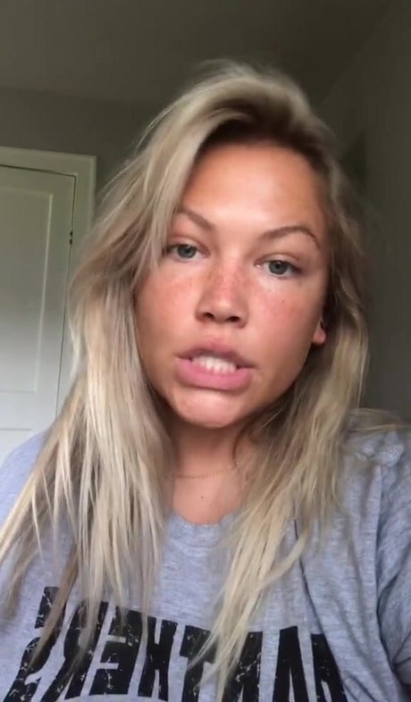 Hayden Buchko model pretty pictures