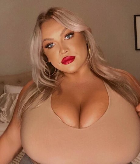 Hayden Buchko beautiful model img