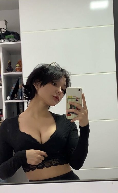 delveracris naked star pics