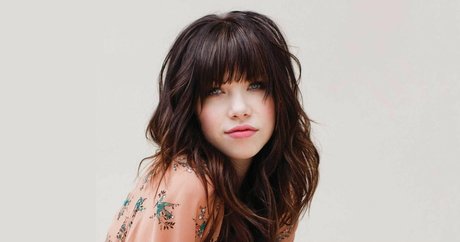Carly Rae Jepson sexy model pic