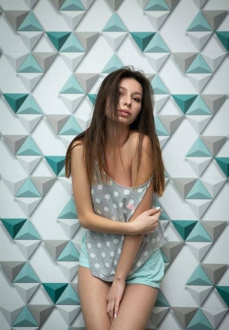 big tits midget onlyfans pornographic image