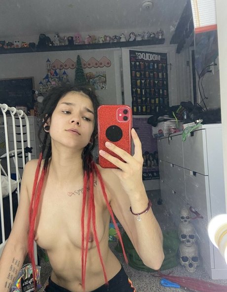 tiny onlyfans hd picture