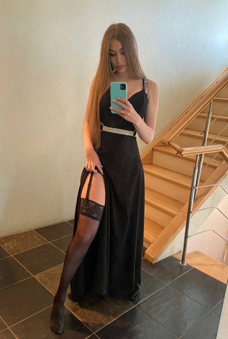 Dragon s Fire VIP art actress galleries