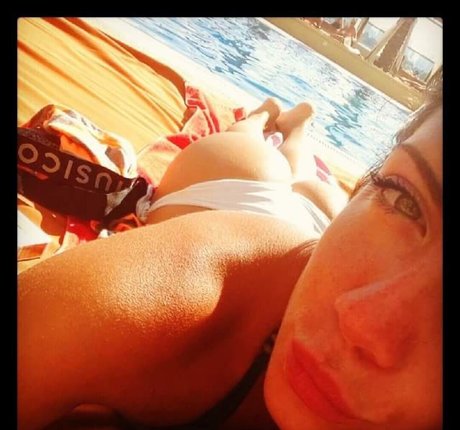 Samira Jalil free model photo