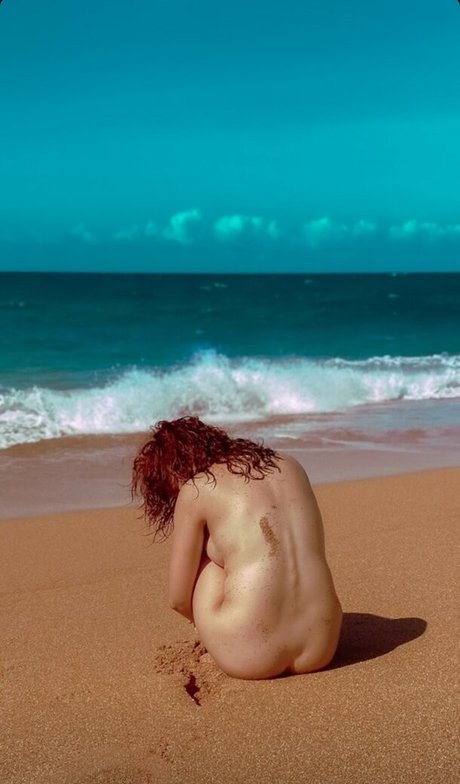 Phaine Gibouyeaux model perfect photo