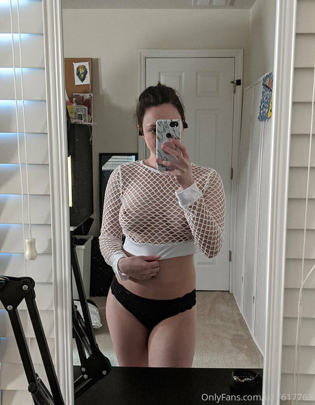 Elysia Griffin Patreon model pretty pics