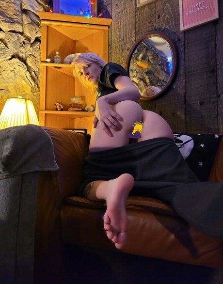 sweetfaebelle free model pics