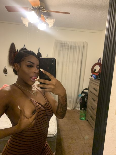 OG Leah Swanky_ pornographic model image