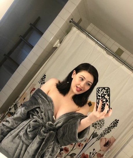 lilacorpse sexy star photos