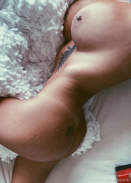 Jackiemareex star naked photo