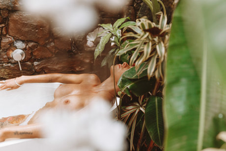 Maraa Jane nude model pics