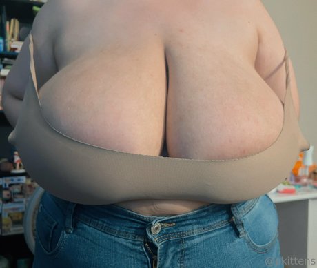 pkittens hot model archive