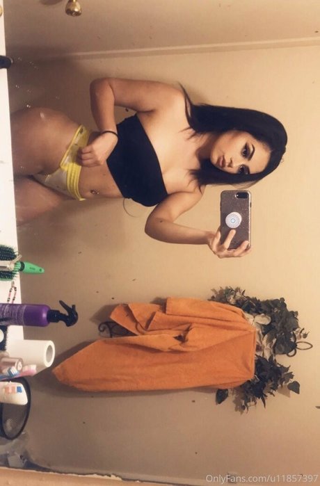 _TaniaVega nude model picture