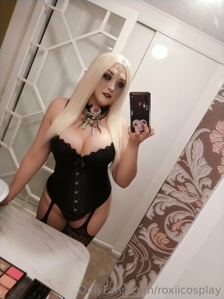 Roxii Cosplay xxx pornstar pictures