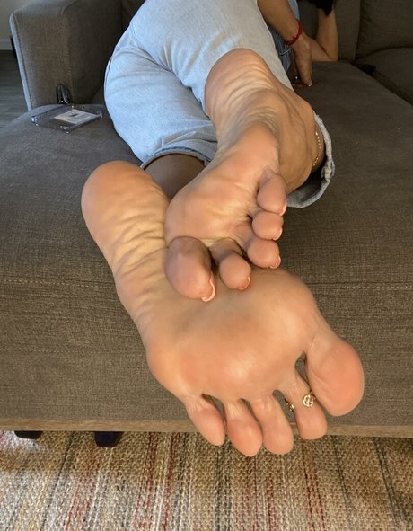 Laprettyfeet4 star exclusive photos