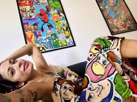 Queen Red star beautiful image