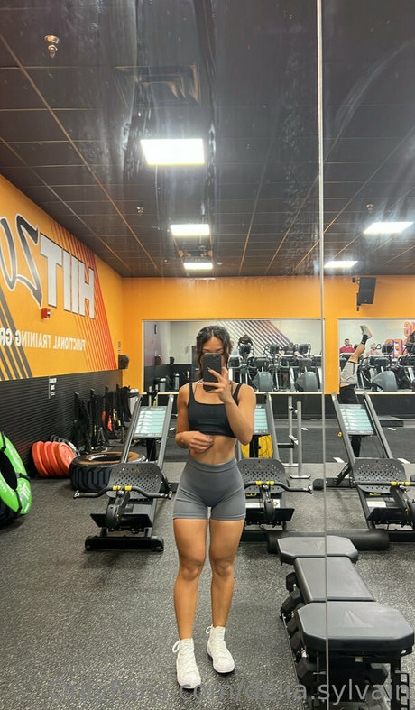 Delia Sylvain naked pornstar galleries