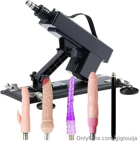 Gigiouija pornstar naked image