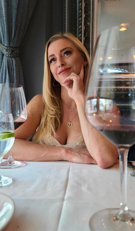 Kari Nautique sexy star archive