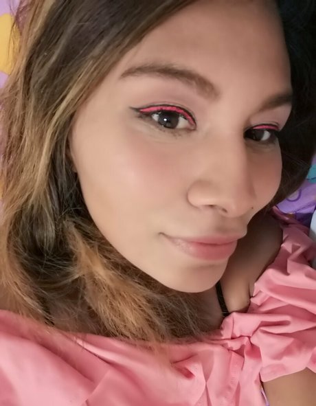 Lizbeth Martinez erotic model image