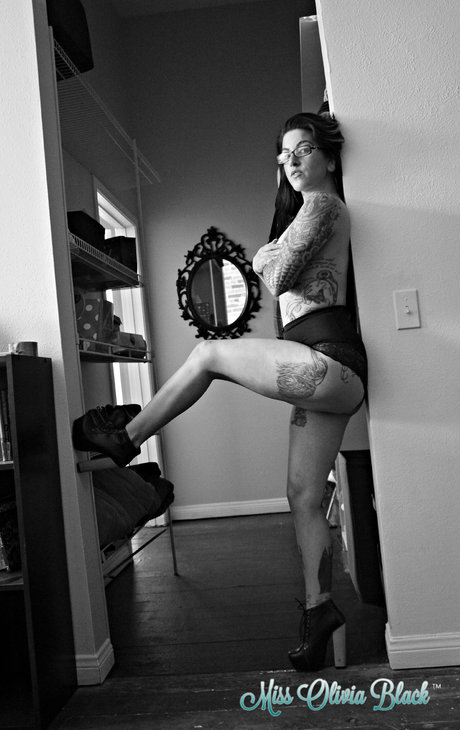 Olivia Black pornographic model galleries