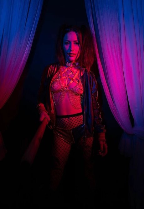 Cassie Robb BKFC model top pics