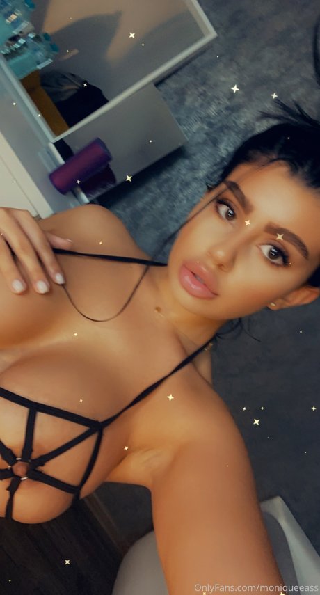 Moniquee Ass top pornstar pic