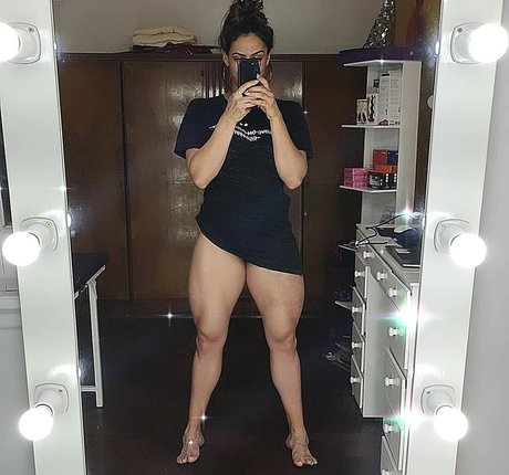 Melany Hofstatter model porn img