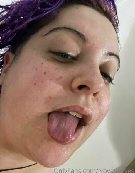 Novacurves sex model image