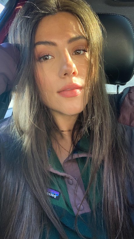 Adriana Mae model beautiful image