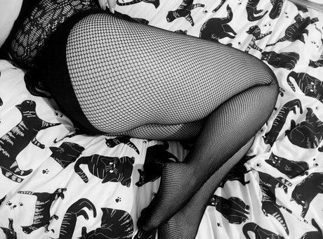 teen lesbian onlyfans hot porn image