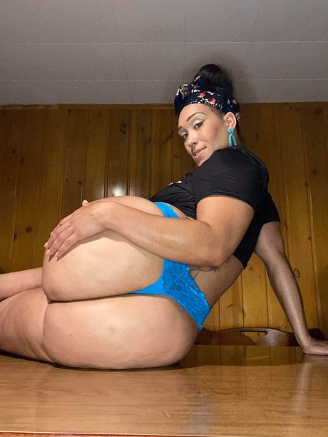 Kendra Kouture nude actress archive